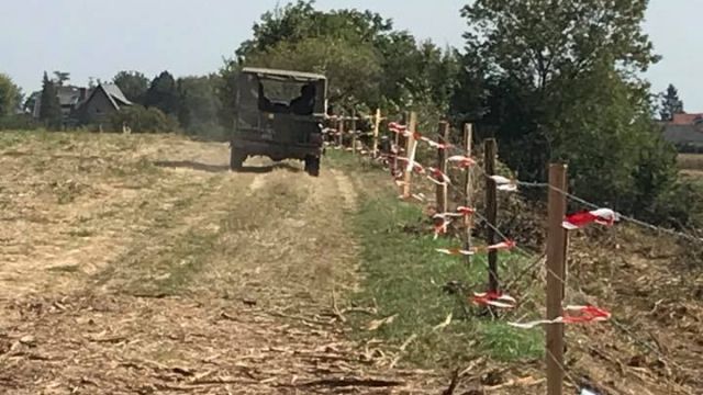 18.09.2018 - Contrôles sur les hauteurs de Kolbhseim, au niveau de ce qu'était des vergers. Les gendarmes patrouillent en jeep (P4).